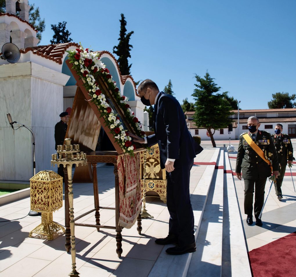 Παρουσία ΥΦΕΘΑ Αλκιβιάδη Στεφανή στον Εορτασμό του Αγίου Γεωργίου στη Σχολή Πεζικού