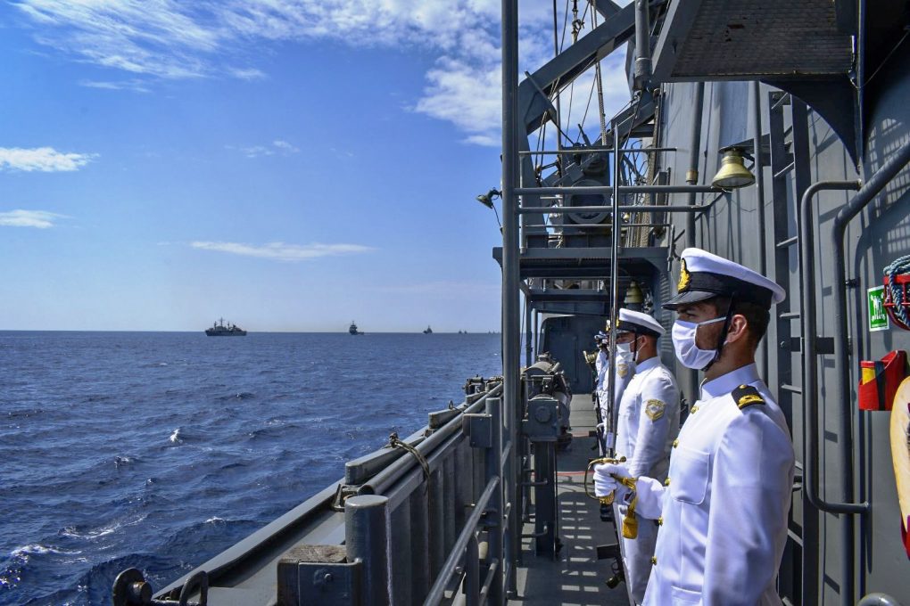 Επιθεώρηση του Στόλου απο την Α.Ε. Πρόεδρο της Δημοκρατίας παρουσία της Πολίτικης & Στρατιωτικής Ηγεσίας του ΥΠΕΘΑ