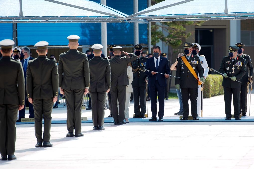 Παρουσία ΥΕΘΑ Νικόλαου Παναγιωτόπουλου στην τελετή ορκωμοσίας νέων Ανθυπολοχαγών στη ΣΣΕ υπό την ΠτΔ