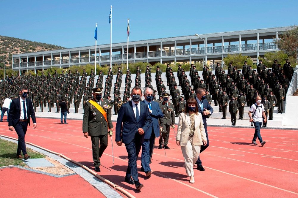 Παρουσία ΥΕΘΑ Νικόλαου Παναγιωτόπουλου στην τελετή ορκωμοσίας νέων Ανθυπολοχαγών στη ΣΣΕ υπό την ΠτΔ