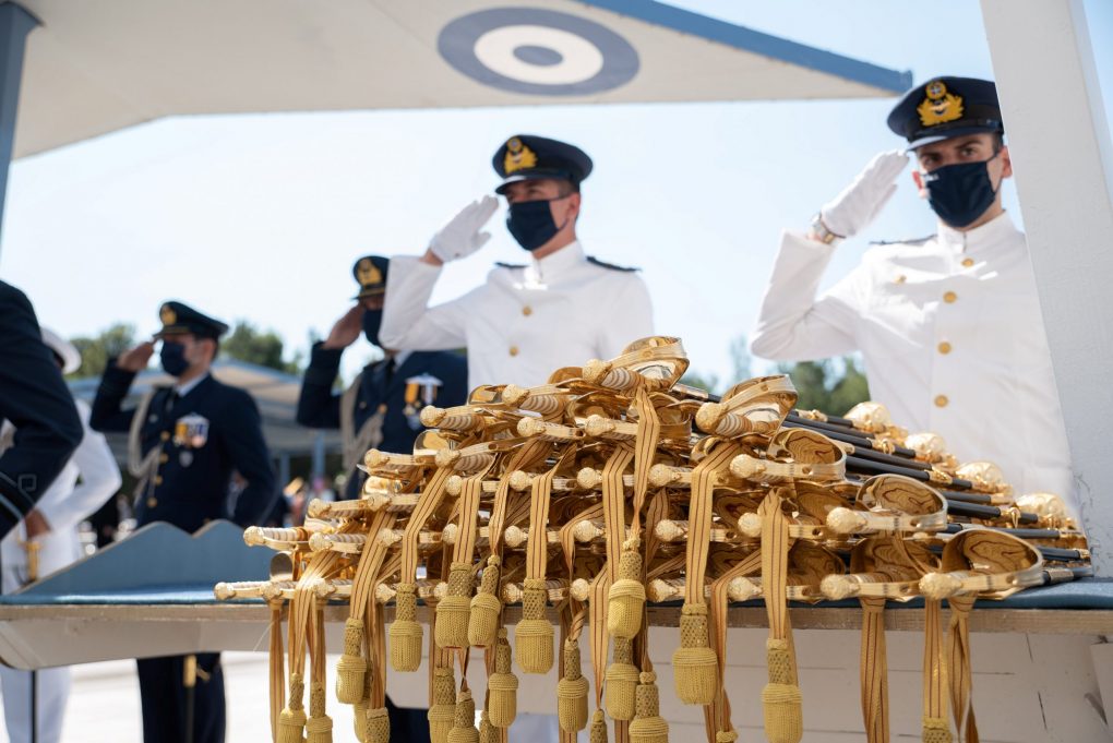 Παρουσία ΥΕΘΑ Νικόλαου Παναγιωτόπουλου στην τελετή ορκωμοσίας νέων Ανθυποσμηναγών στη Σχολή Ικάρων υπό την ΠτΔ