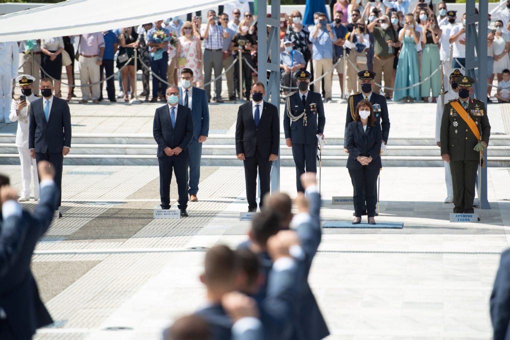 Παρουσία ΥΕΘΑ Νικόλαου Παναγιωτόπουλου στην τελετή ορκωμοσίας νέων Ανθυποσμηναγών στη Σχολή Ικάρων υπό την ΠτΔ