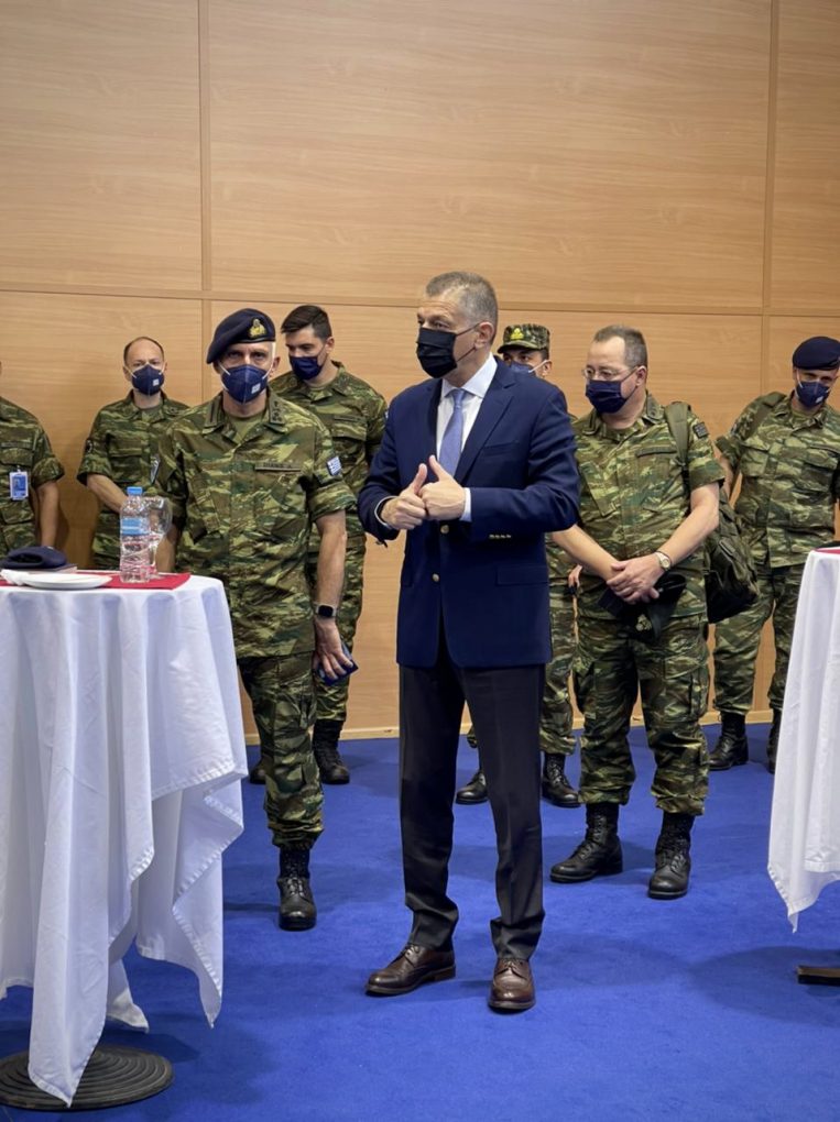 Επίσκεψη ΥΦΕΘΑ Αλκιβιάδη Στεφανή στην Ελληνική Δύναμη Κοσσυφοπεδίου