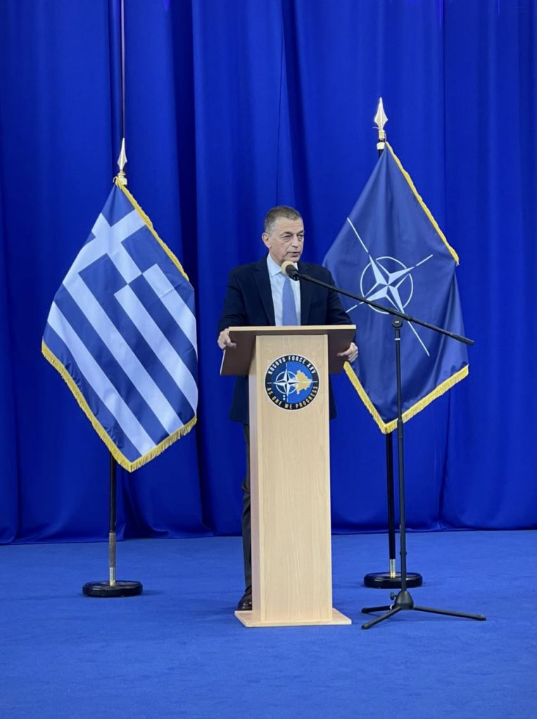 Επίσκεψη ΥΦΕΘΑ Αλκιβιάδη Στεφανή στην Ελληνική Δύναμη Κοσσυφοπεδίου