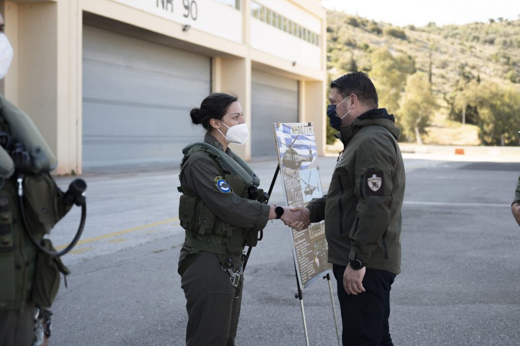 Στη Βάση Ελικοπτέρων της Αεροπορίας Στρατού στο στρατιωτικό αεροδρόμιο στα Μέγαρα ο ΥΦΕΘΑ Νικόλαος Χαρδαλιάς