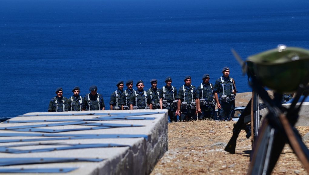 Ο ΥΦΕΘΑ Νικόλαος Χαρδαλιάς στο ετήσιο μνημόσυνο του Ήρωα Υποσμηναγού (I) Νικόλαου Σιαλμά, στον Άγιο Ευστράτιο