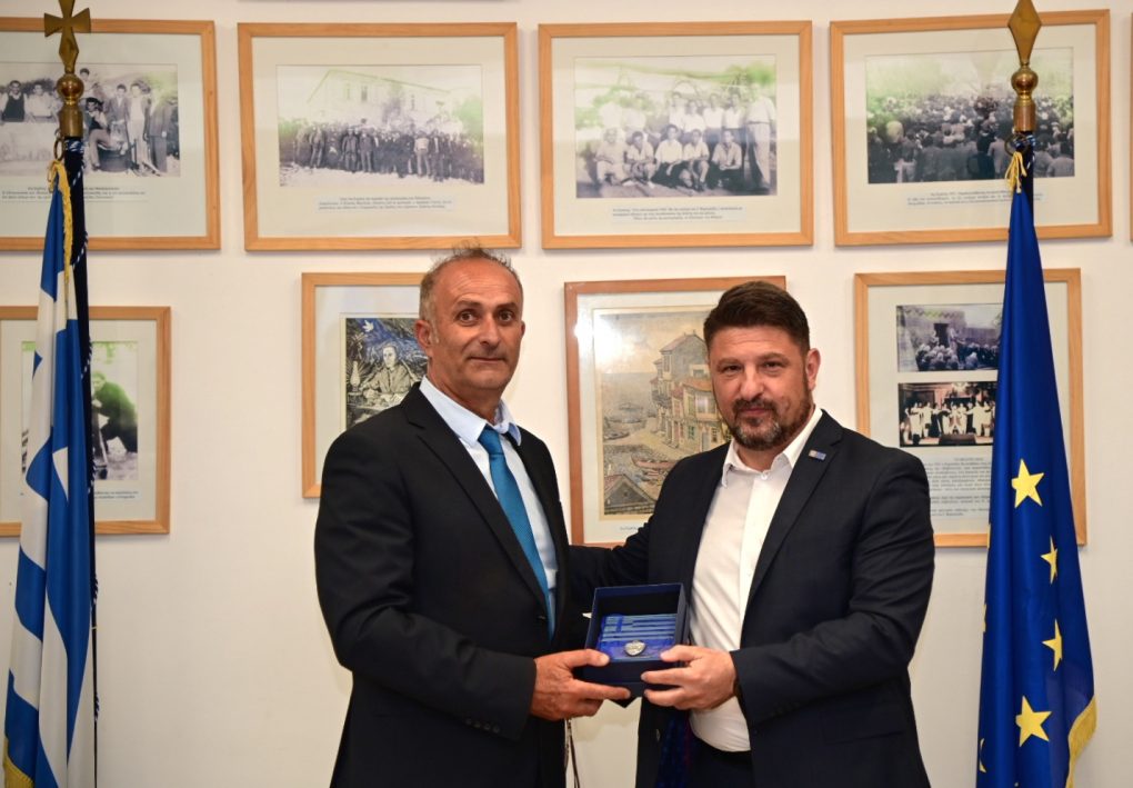 Ο ΥΦΕΘΑ Νικόλαος Χαρδαλιάς στο ετήσιο μνημόσυνο του Ήρωα Υποσμηναγού (I) Νικόλαου Σιαλμά, στον Άγιο Ευστράτιο