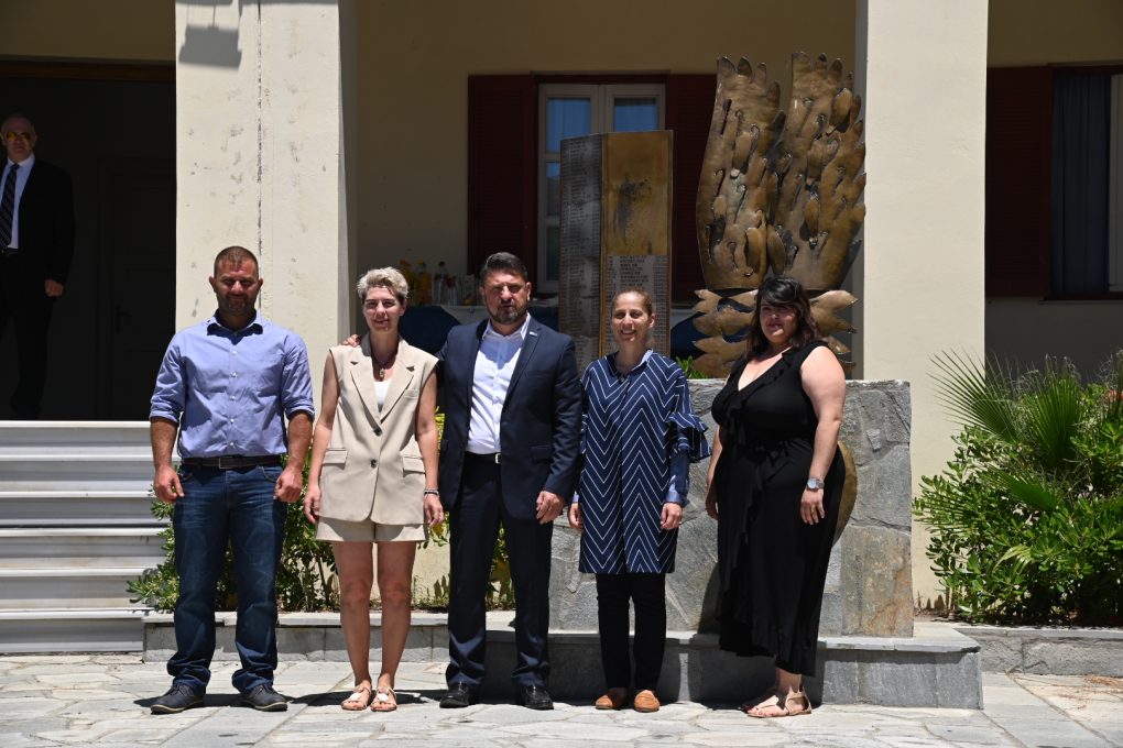 Ο ΥΦΕΘΑ Νικόλαος Χαρδαλιάς στο ετήσιο μνημόσυνο του Ήρωα Υποσμηναγού (I) Νικόλαου Σιαλμά, στον Άγιο Ευστράτιο