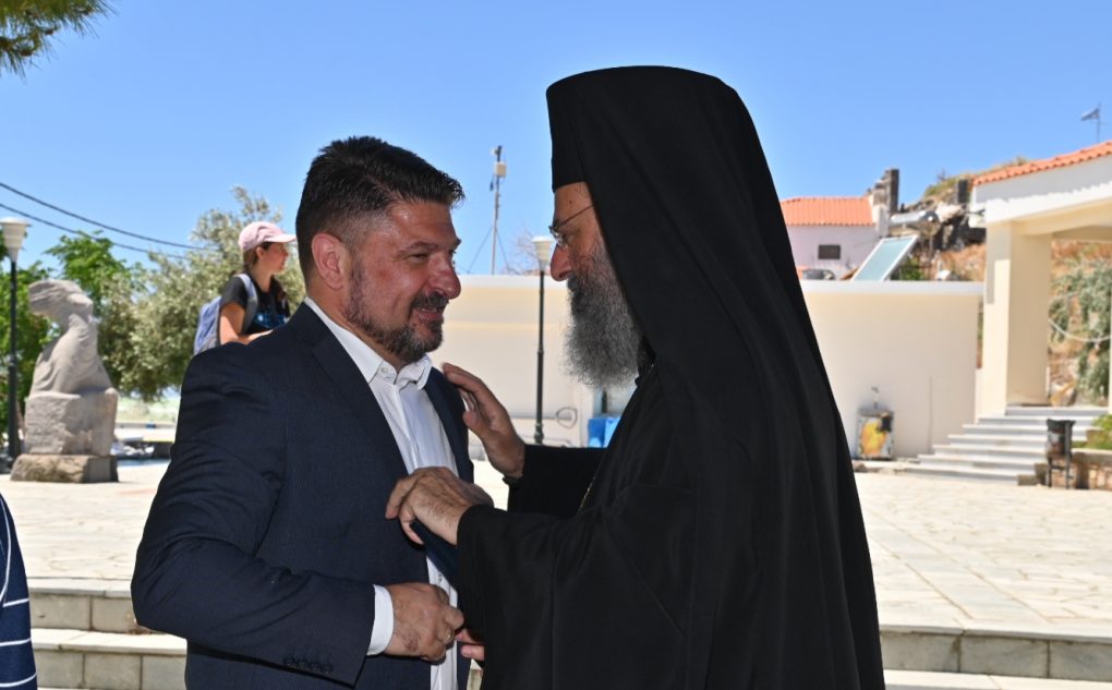 Ο ΥΦΕΘΑ Νικόλαος Χαρδαλιάς στο ετήσιο μνημόσυνο του Ήρωα Υποσμηναγού (I) Νικόλαου Σιαλμά, στον Άγιο Ευστράτιο