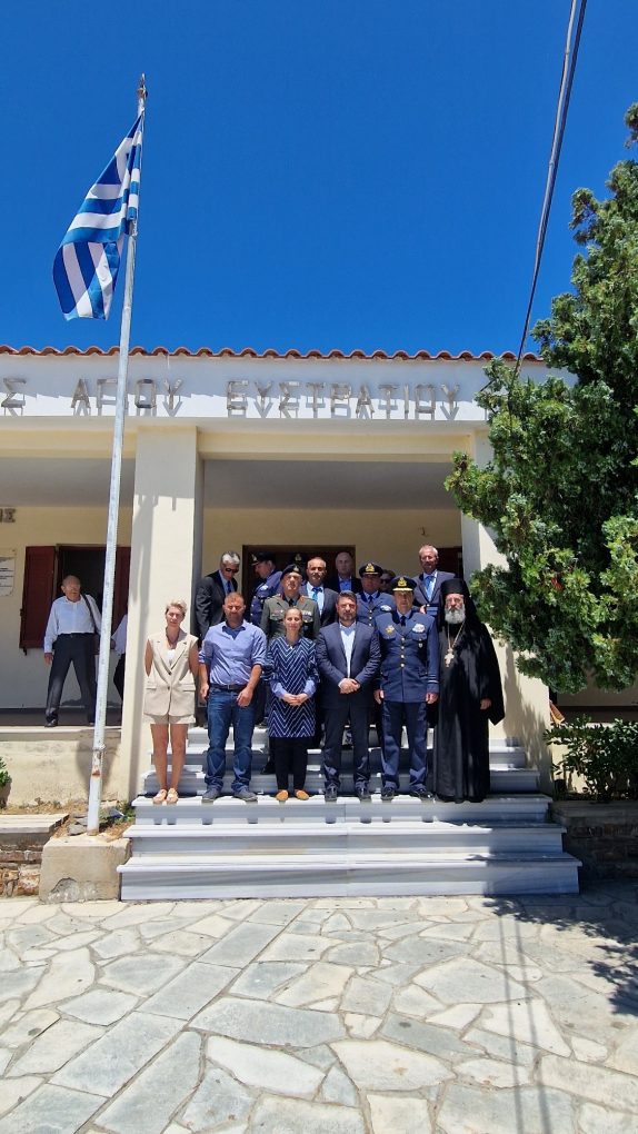 Ο ΥΦΕΘΑ Νικόλαος Χαρδαλιάς στο ετήσιο μνημόσυνο του Ήρωα Υποσμηναγού (I) Νικόλαου Σιαλμά, στον Άγιο Ευστράτιο