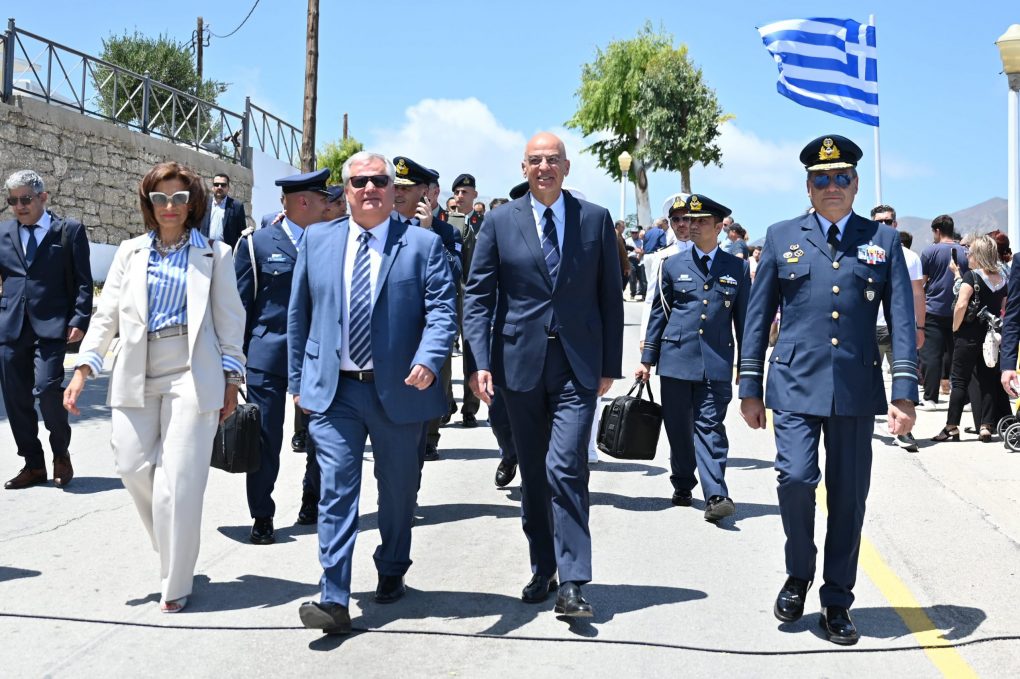 Παρουσία ΥΕΘΑ Ν. Δένδια στις εκδηλώσεις τιμής και μνήμης για τον Σμηναγό (Ι) Κωνσταντίνο Ηλιάκη, στην Κάρπαθο  