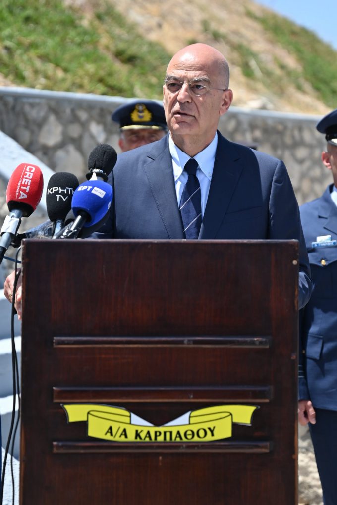 Παρουσία ΥΕΘΑ Ν. Δένδια στις εκδηλώσεις τιμής και μνήμης για τον Σμηναγό (Ι) Κωνσταντίνο Ηλιάκη, στην Κάρπαθο  