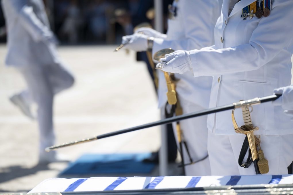 Παρουσία ΥΦΕΘΑ Θανάση Δαβάκη στην τελετή ορκωμοσίας των Νέων Σημαιοφόρων του Πολεμικού Ναυτικού και του Λιμενικού Σώματος - Ελληνικής Ακτοφυλακής