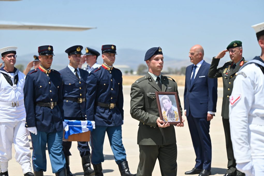 Παρουσία ΥΕΘΑ Ν. Δένδια στην τελετή επαναπατρισμού ταυτοποιηθέντων λειψάνων πεσόντων Οπλιτών από την Κύπρο στην Ελλάδα