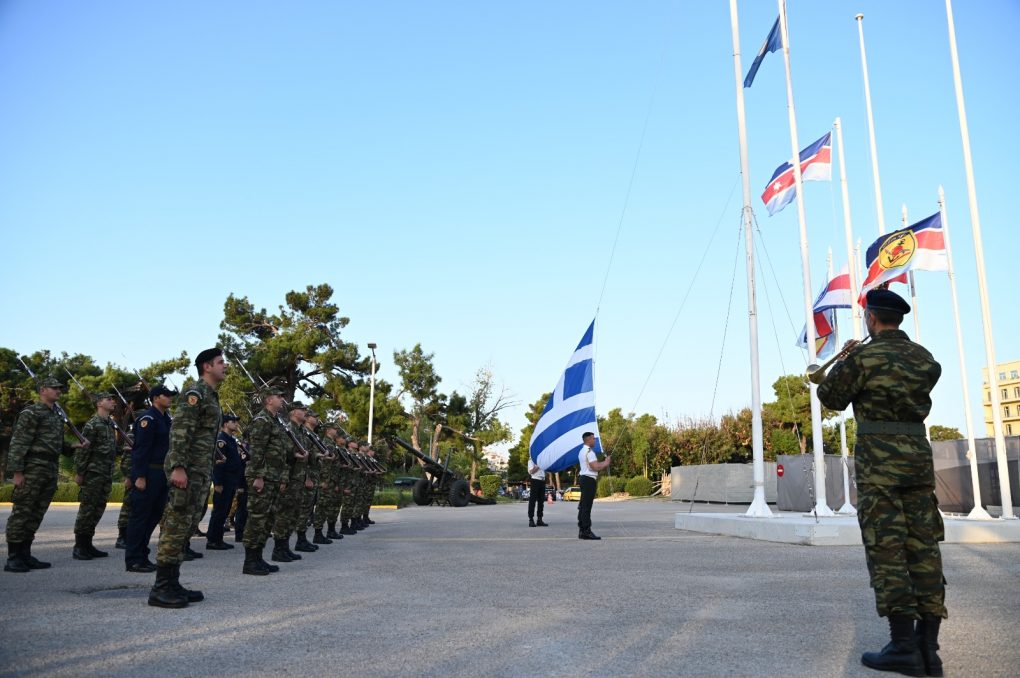 Honouring Ceremony for the fallen in Libya, in the presence of DefMin N ...