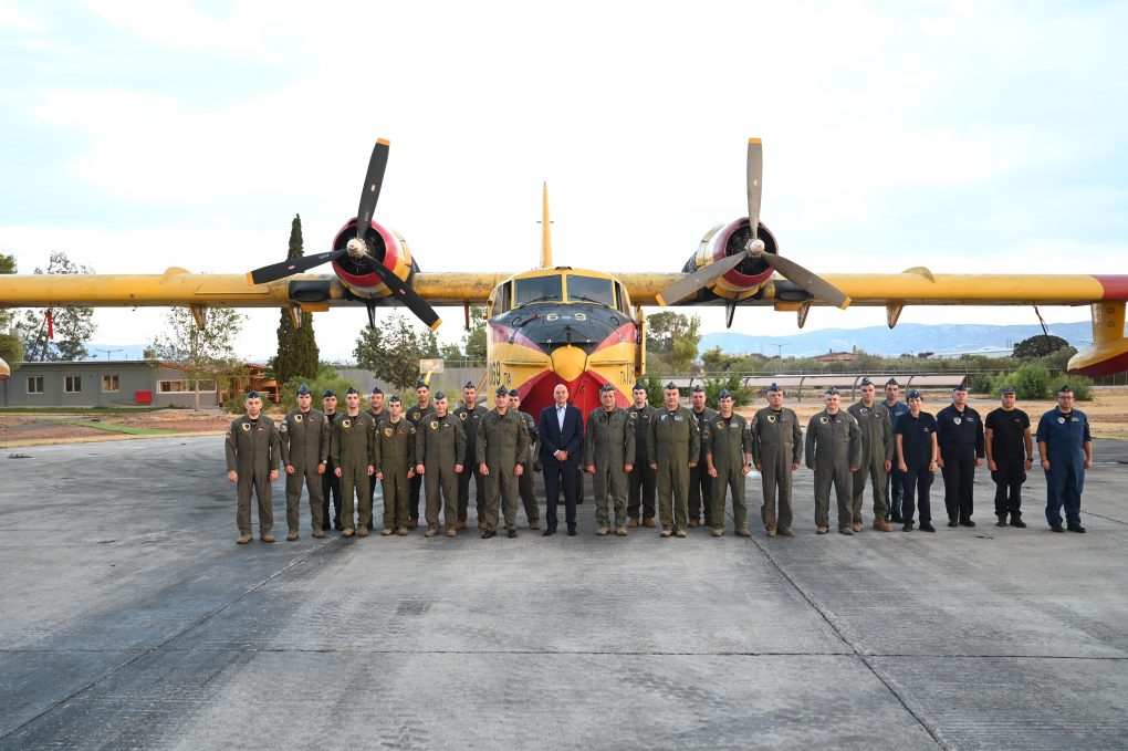 Επίσκεψη ΥΕΘΑ Νίκου Δένδια στην 355 Μοίρα Τακτικών Μεταφορών της 112 Πτέρυγας Μάχης
