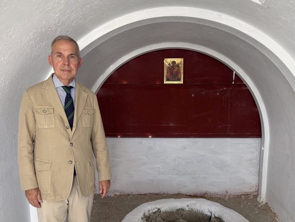 Παρουσία ΥΦΕΘΑ Θανάση Δαβάκη στην επετειακή εκδήλωση στο Γυαλί της Νισύρου όπου βρίσκεται το ιστορικό «πηγάδι του Μιαούλη»