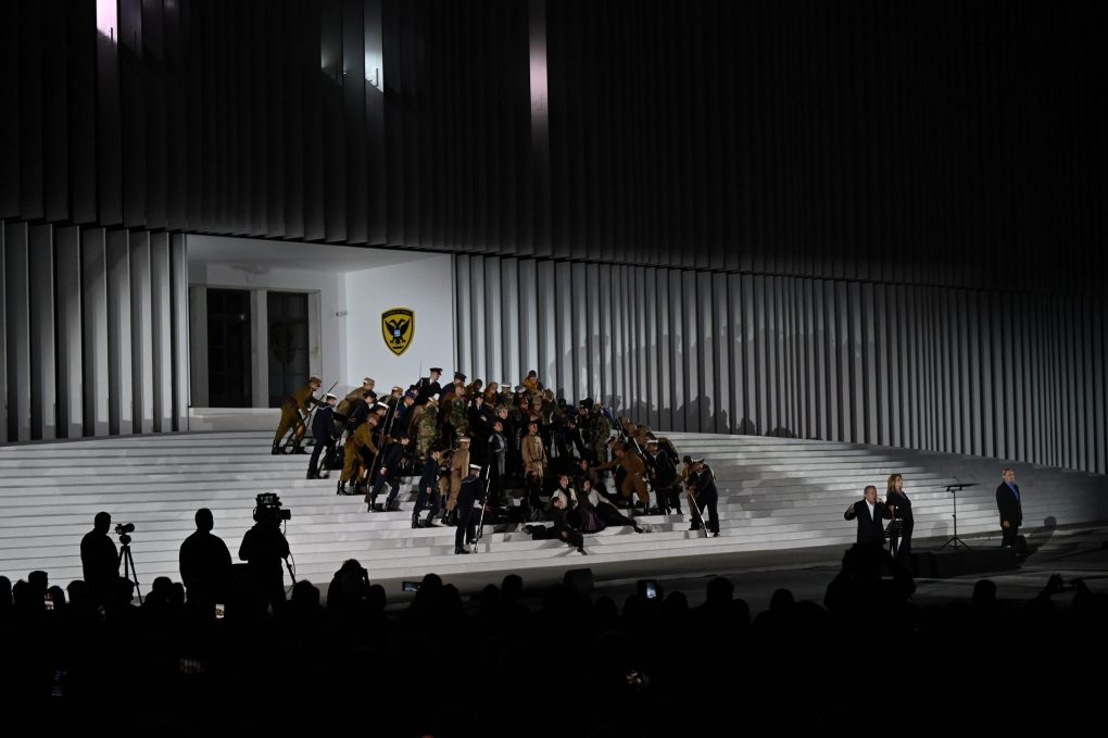 Παρουσία ΥΕΘΑ Νίκου Δένδια στην τελετή αποκαλυπτηρίων της νέας βιοκλιματικής όψης του ΥΠΕΘΑ