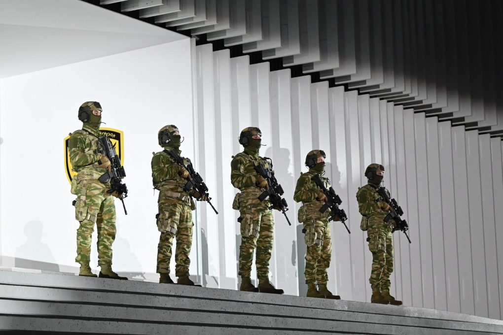 Παρουσία ΥΕΘΑ Νίκου Δένδια στην τελετή αποκαλυπτηρίων της νέας βιοκλιματικής όψης του ΥΠΕΘΑ