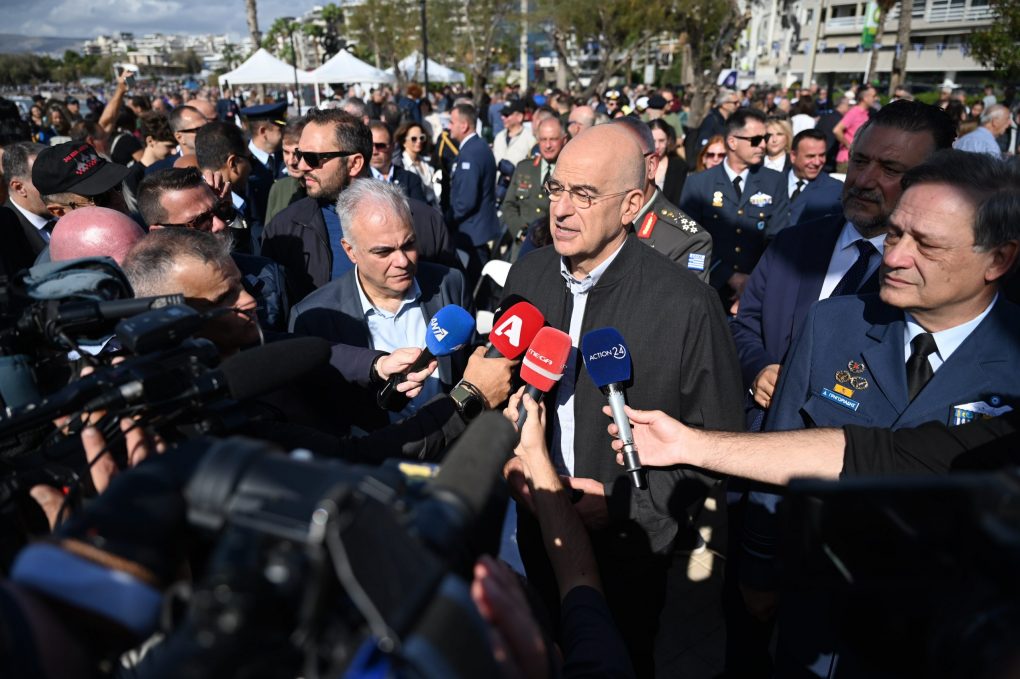 Παρουσία ΥΕΘΑ Νίκου Δένδια στην αεροπορική επίδειξη της Π.Α. στον Φλοίσβο του Παλαιού Φαλήρου, στο πλαίσιο του Εορτασμού για τον Προστάτη της Αρχάγγελο Μιχαήλ