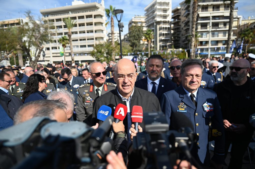 Παρουσία ΥΕΘΑ Νίκου Δένδια στην αεροπορική επίδειξη της Π.Α. στον Φλοίσβο του Παλαιού Φαλήρου, στο πλαίσιο του Εορτασμού για τον Προστάτη της Αρχάγγελο Μιχαήλ