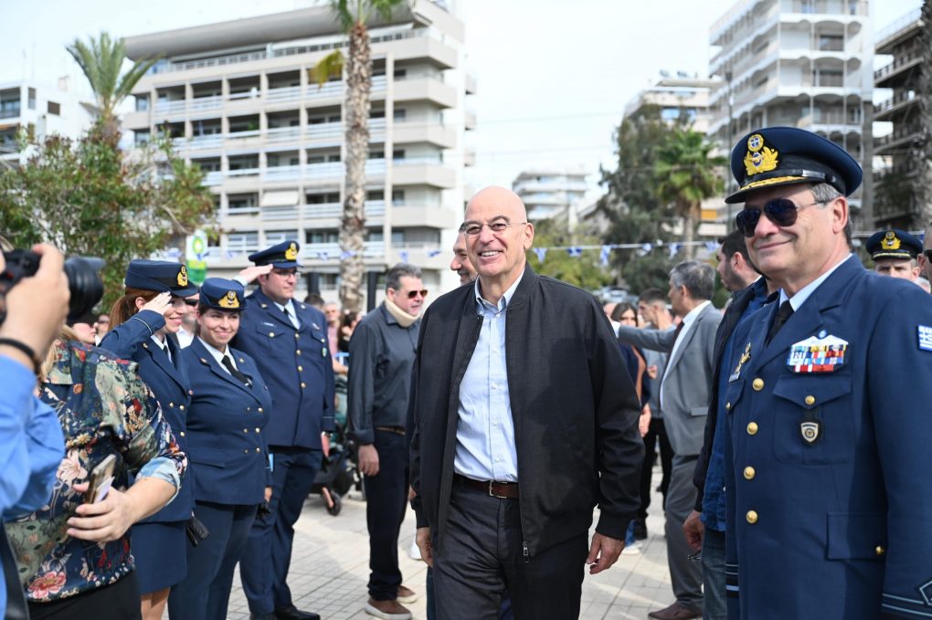 Παρουσία ΥΕΘΑ Νίκου Δένδια στην αεροπορική επίδειξη της Π.Α. στον Φλοίσβο του Παλαιού Φαλήρου, στο πλαίσιο του Εορτασμού για τον Προστάτη της Αρχάγγελο Μιχαήλ