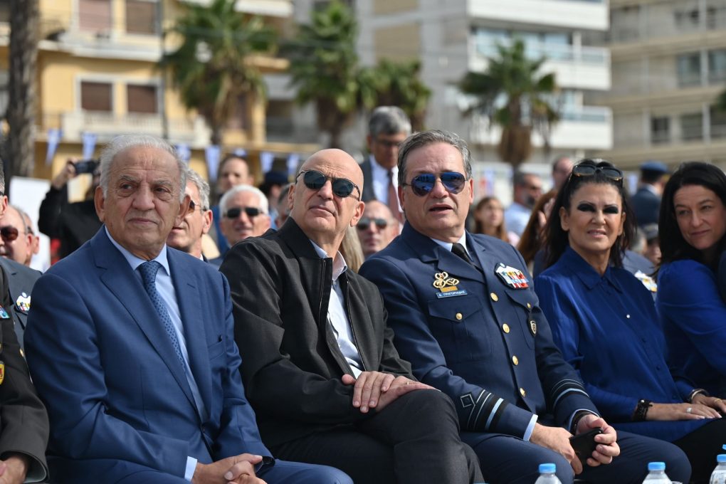 Παρουσία ΥΕΘΑ Νίκου Δένδια στην αεροπορική επίδειξη της Π.Α. στον Φλοίσβο του Παλαιού Φαλήρου, στο πλαίσιο του Εορτασμού για τον Προστάτη της Αρχάγγελο Μιχαήλ