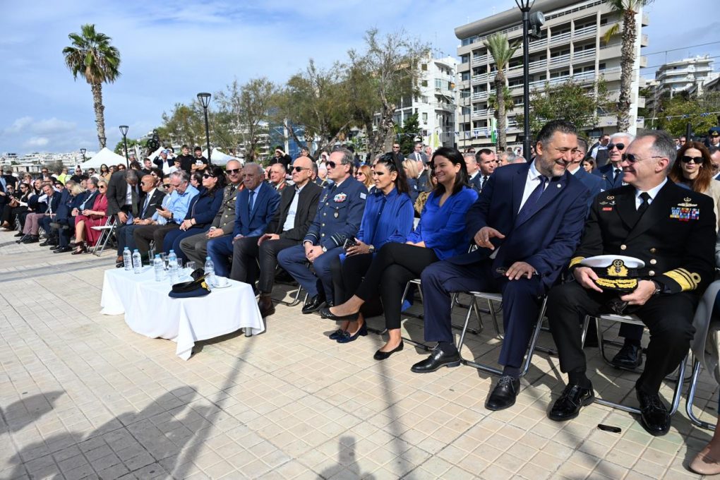 Παρουσία ΥΕΘΑ Νίκου Δένδια στην αεροπορική επίδειξη της Π.Α. στον Φλοίσβο του Παλαιού Φαλήρου, στο πλαίσιο του Εορτασμού για τον Προστάτη της Αρχάγγελο Μιχαήλ