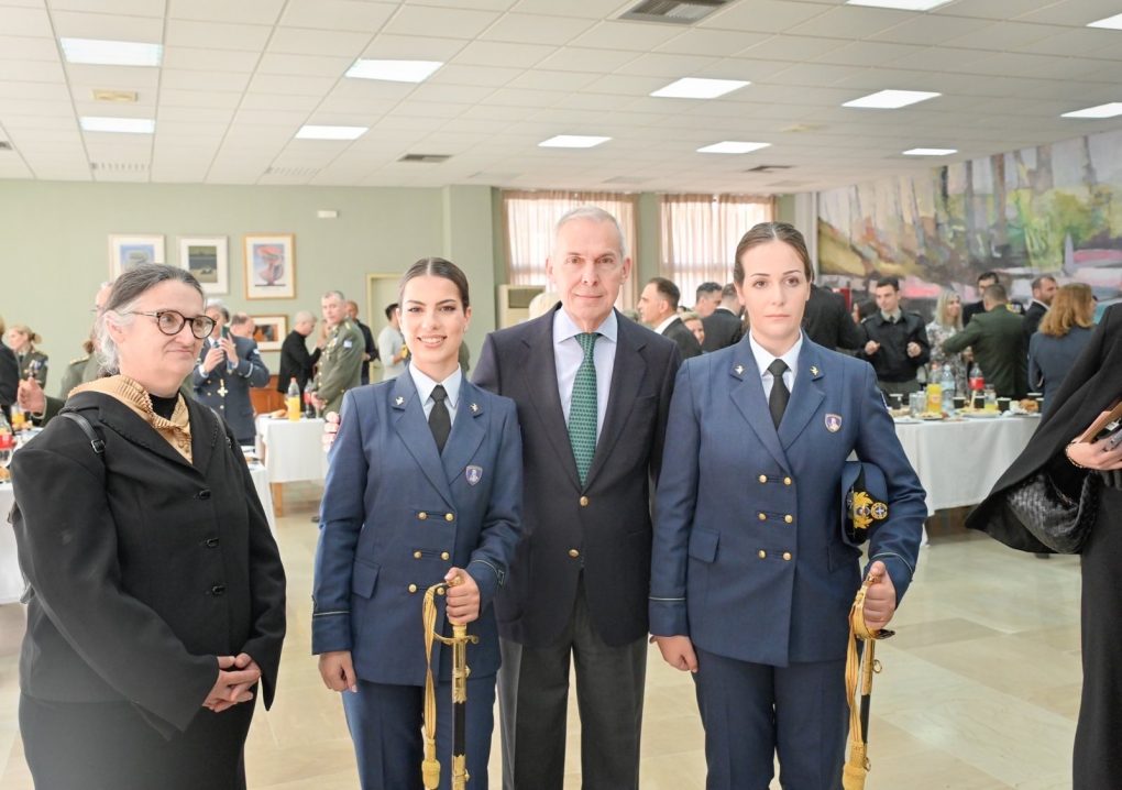 Παρουσία ΥΦΕΘΑ Θανάση Δαβάκη στην Τελετή Ορκωμοσίας των νέων Αξιωματικών της ΣΑΝ