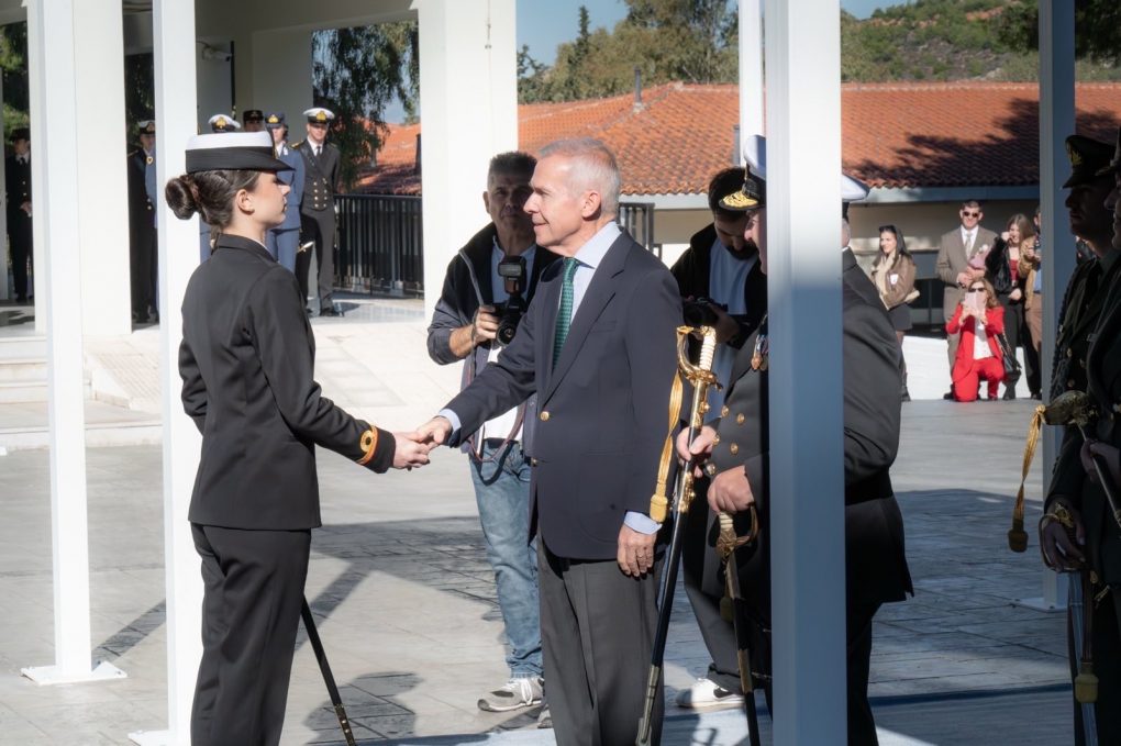 Παρουσία ΥΦΕΘΑ Θανάση Δαβάκη στην Τελετή Ορκωμοσίας των νέων Αξιωματικών της ΣΑΝ