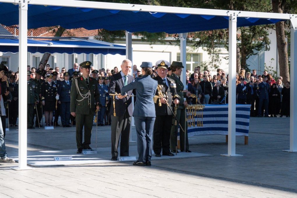 Παρουσία ΥΦΕΘΑ Θανάση Δαβάκη στην Τελετή Ορκωμοσίας των νέων Αξιωματικών της ΣΑΝ