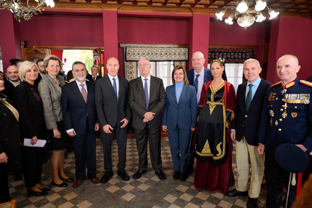 Παρουσία ΥΦΕΘΑ Θανάση Δαβάκη στις εκδηλώσεις εορτασμού της απελευθέρωσης του Μετσόβου και της Ημέρας Μνήμης Πεσόντων Αξιωματικών Ιππικού - Τεθωρακισμένων 1940