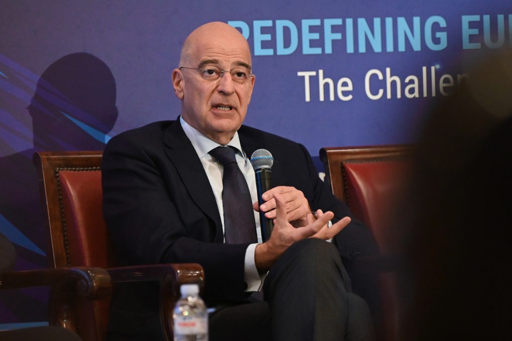 Συζήτηση ΥΕΘΑ Ν. Δένδια με τον πρόεδρο του ΙΔΙΣ Καθηγητή κ. Υφαντή στο “Αthens Security Forum”