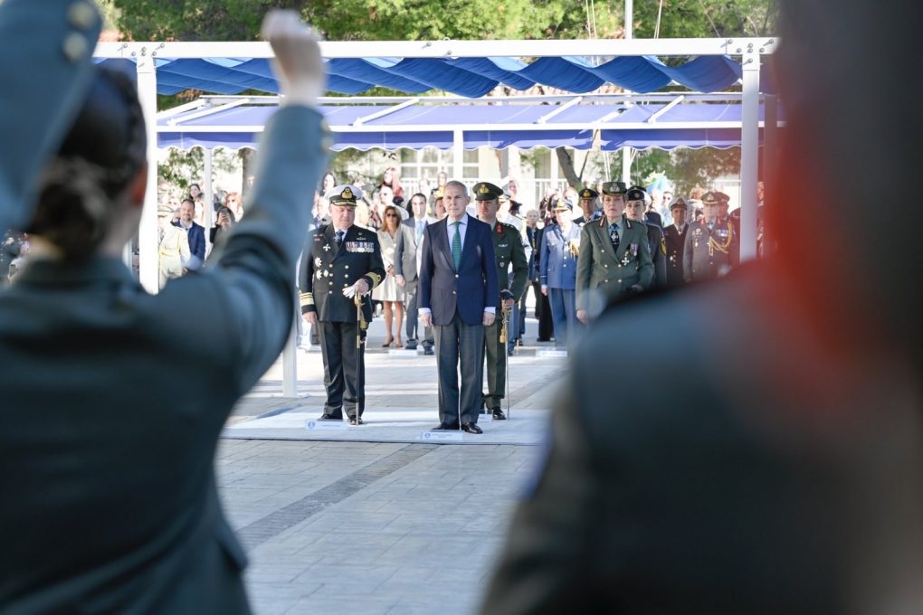 Παρουσία ΥΦΕΘΑ Θανάση Δαβάκη στην Τελετή Ορκωμοσίας των νέων Αξιωματικών της ΣΑΝ