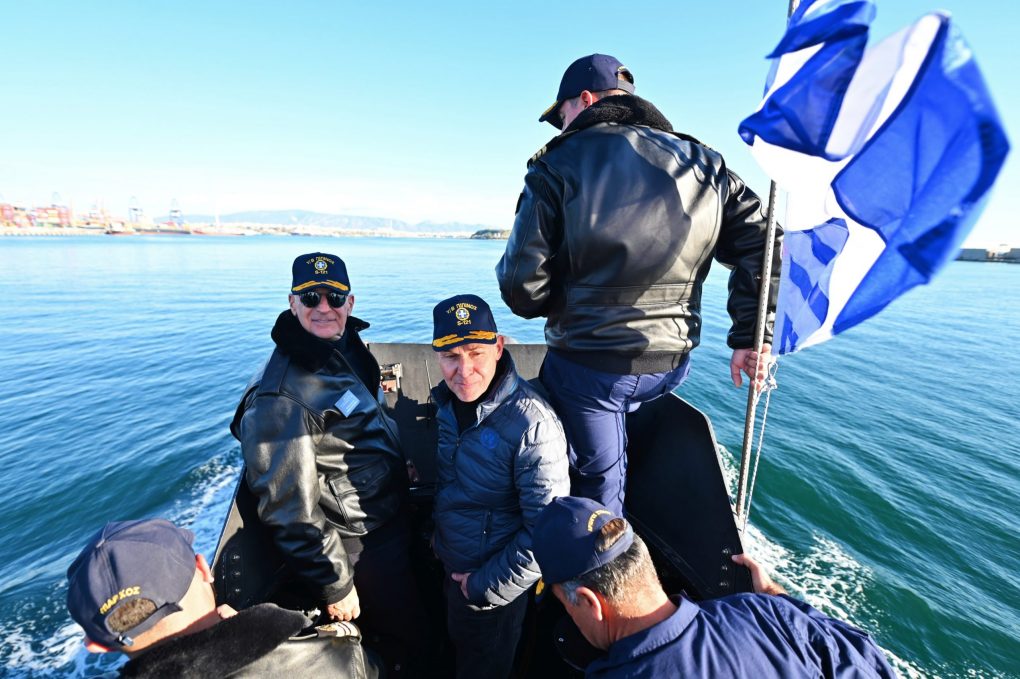 Ο ΥΕΘΑ Νίκος Δένδιας παρακολούθησε βολή νέου τύπου τορπίλης από το Υ/Β «ΠΙΠΙΝΟΣ»