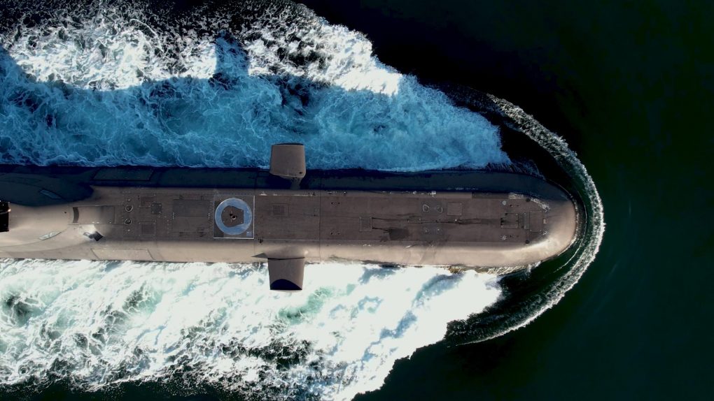 Ο ΥΕΘΑ Νίκος Δένδιας παρακολούθησε βολή νέου τύπου τορπίλης από το Υ/Β «ΠΙΠΙΝΟΣ»