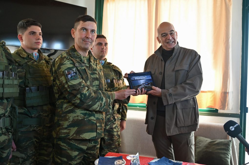 Επίσκεψη ΥΕΘΑ Νίκου Δένδια στην έδρα της 79 ΑΔΤΕ στη Σάμο και το Ε/Φ «Ψιλής Άμμου»