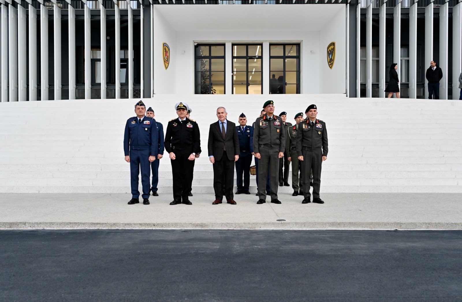 Τα Κάλαντα της Πρωτοχρονιάς έψαλε στον ΥΦΕΘΑ Θανάση Δαβάκη η Διακλαδική Μπάντα των Ενόπλων Δυνάμεων