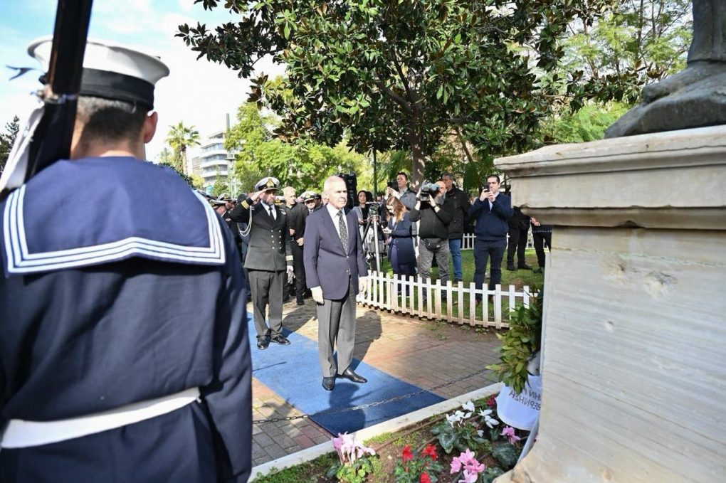 Ο ΥΦΕΘΑ Θανάσης Δαβάκης στην επιμνημόσυνη δέηση για τον Ήρωα των Ιμίων Αντιναύαρχο Παναγιώτη Βλαχάκο ΠΝ