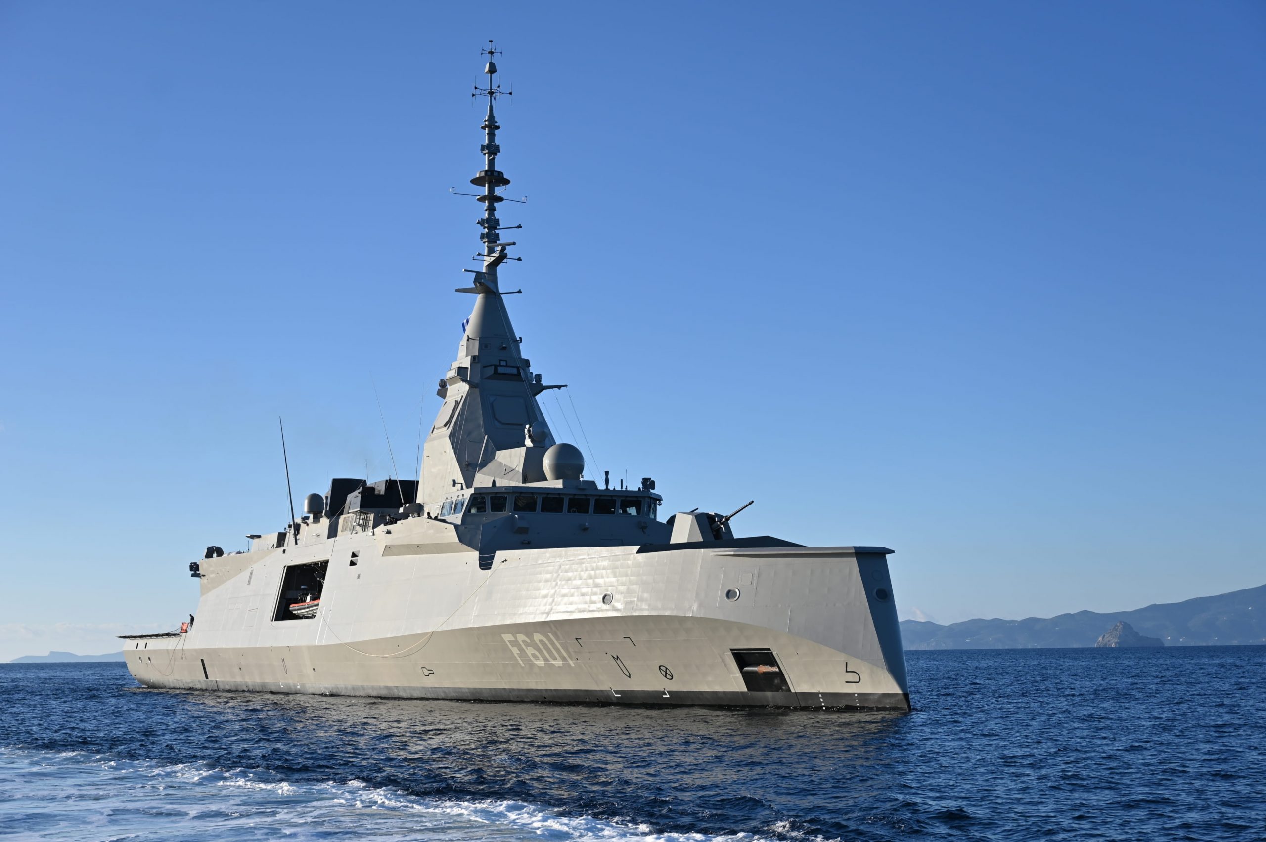 Παρουσία ΥΕΘΑ Νίκου Δένδια στην Τελετή Υποδοχής και Ένταξης της Φ/Γ «ΚΙΜΩΝ» F-601 στο Πολεμικό Ναυτικό