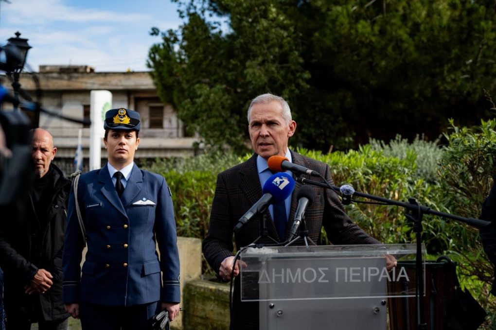 O ΥΦΕΘΑ Θανάσης Δαβάκης στο Μνημόσυνο των 63 πεσόντων αεροπόρων του C-130 που συνετρίβη στην Όθρυ