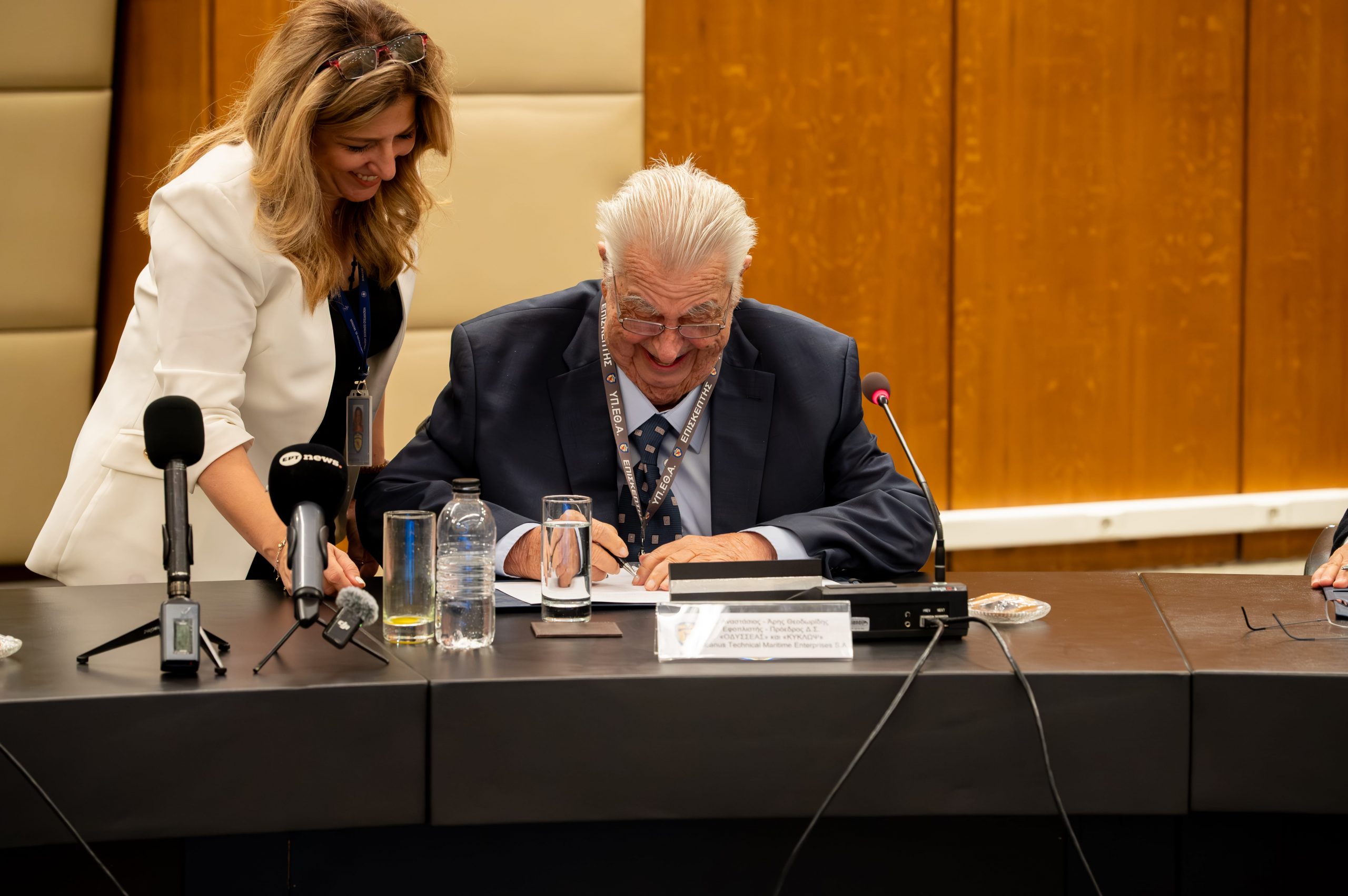 Παρουσία ΥΦΕΘΑ Θανάση Δαβάκη στην υπογραφή σύμβασης κατασκευής του Πάρκου Ναυτικής Παράδοσης