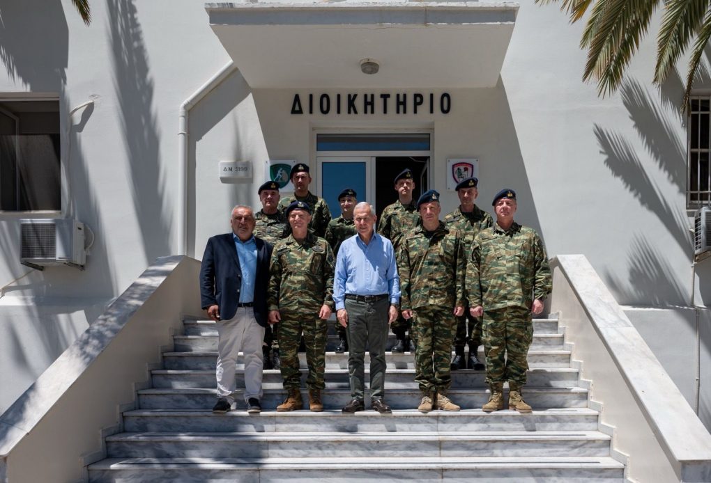 Επίσκεψη ΥΦΕΘΑ Θανάση Δαβάκη στο 700 Στρατιωτικό Εργοστάσιο και το Χημείο Ενόπλων Δυνάμεων