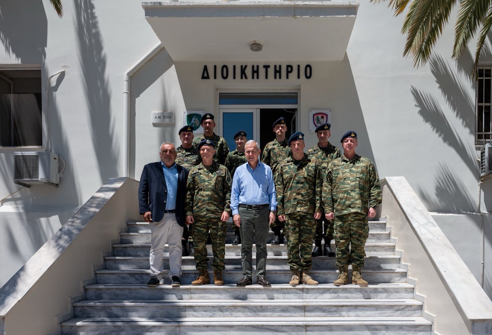 Επίσκεψη ΥΦΕΘΑ Θανάση Δαβάκη στο 700 Στρατιωτικό Εργοστάσιο και το Χημείο Ενόπλων Δυνάμεων