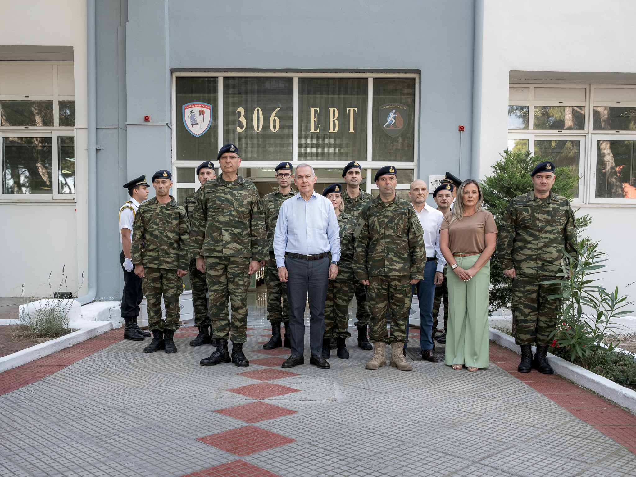 Επίσκεψη ΥΦΕΘΑ Θανάση Δαβάκη στο 306 Εργοστάσιο Βάσης Τηλεπικοινωνιών στις Αχαρνές