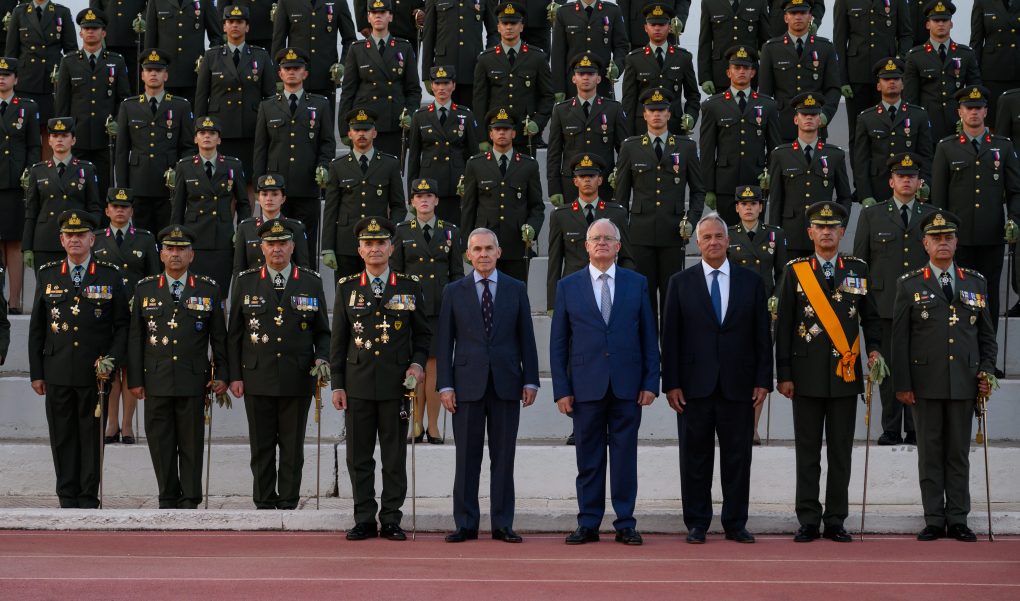 Παρουσία ΥΦΕΘΑ Θανάση Δαβάκη στην τελετή ορκωμοσίας των νέων Ανθυπολοχαγών στη ΣΣΕ