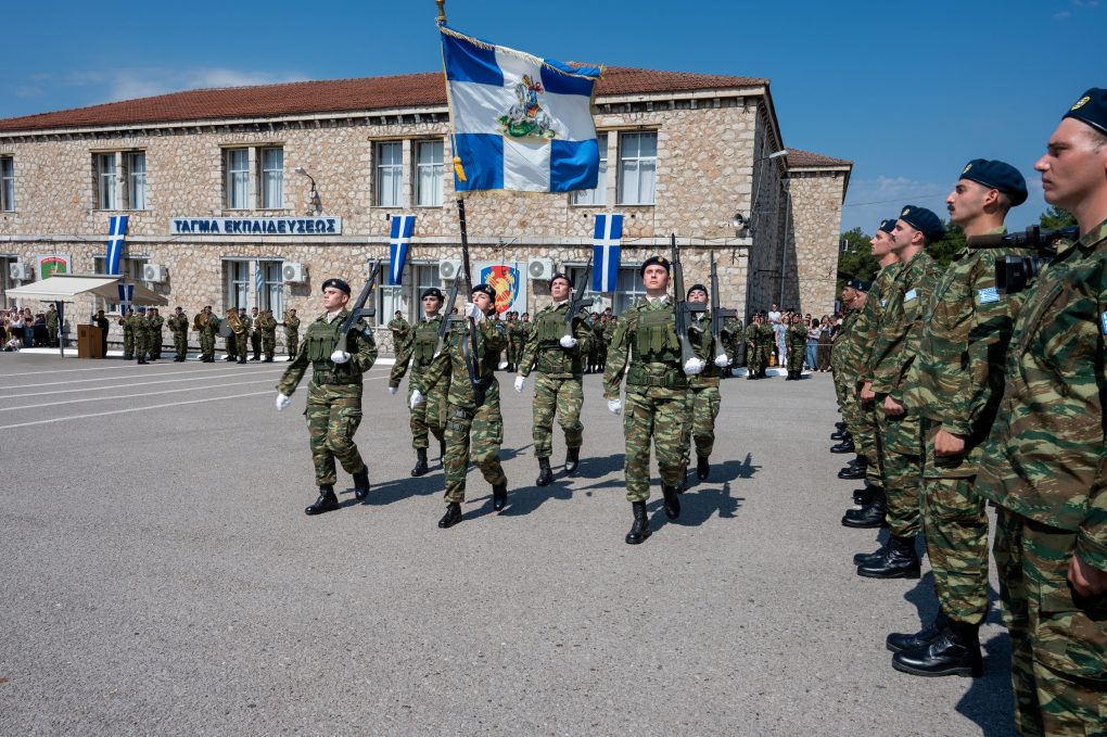 Ο ΥΦΕΘΑ Θανάσης Δαβάκης στην Ορκωμοσία των Νεοσύλλεκτων Οπλιτών 2026 Β΄ΕΣΣΟ στη Λαμία