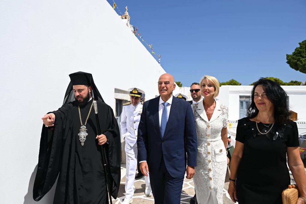 Παρουσία ΥΕΘΑ Ν. Δένδια στον εορτασμό της Κοίμησης της Θεοτόκου στο Ιερό Προσκύνημα Παναγίας Εκατονταπυλιανής Πάρου