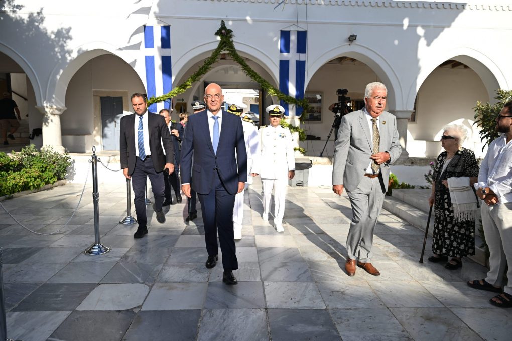 Παρουσία ΥΕΘΑ Ν. Δένδια στον εορτασμό της Κοίμησης της Θεοτόκου στο Ιερό Προσκύνημα Παναγίας Εκατονταπυλιανής Πάρου
