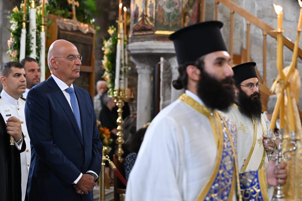 Παρουσία ΥΕΘΑ Ν. Δένδια στον εορτασμό της Κοίμησης της Θεοτόκου στο Ιερό Προσκύνημα Παναγίας Εκατονταπυλιανής Πάρου